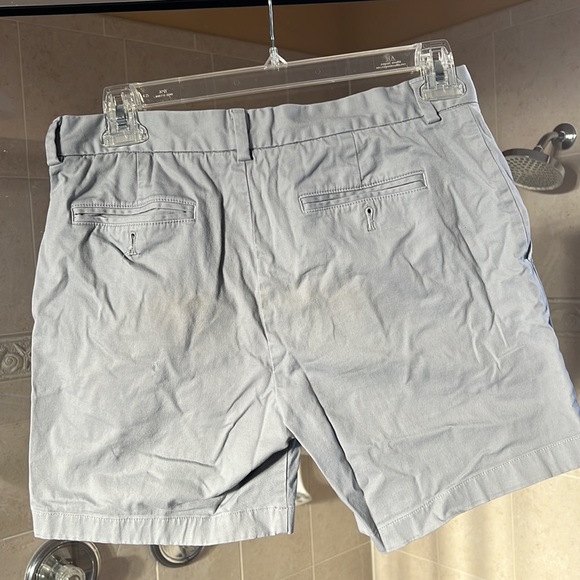 Vineyard Vines 32” Breaker Short 7” - Picture 2 of 4